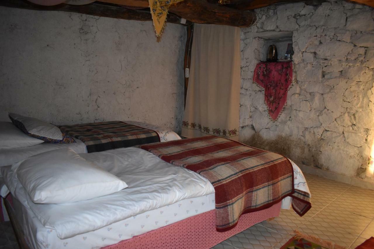 Sato Koeyevi-Selendi Hotel Екстериор снимка